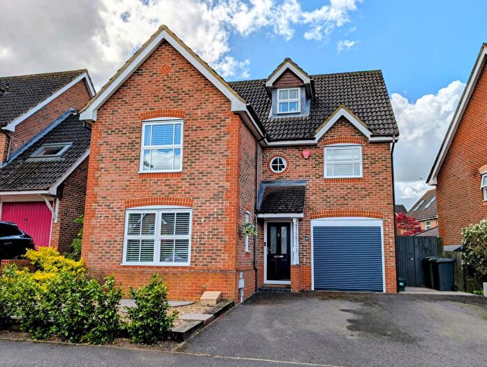 5 Bedroom Detached House For Sale In Firecrest Road, Gabriel Park, Basingstoke, RG22