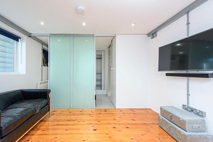1 Bedroom Flat For Sale In Scout Way, Mill Hill, London, NW7