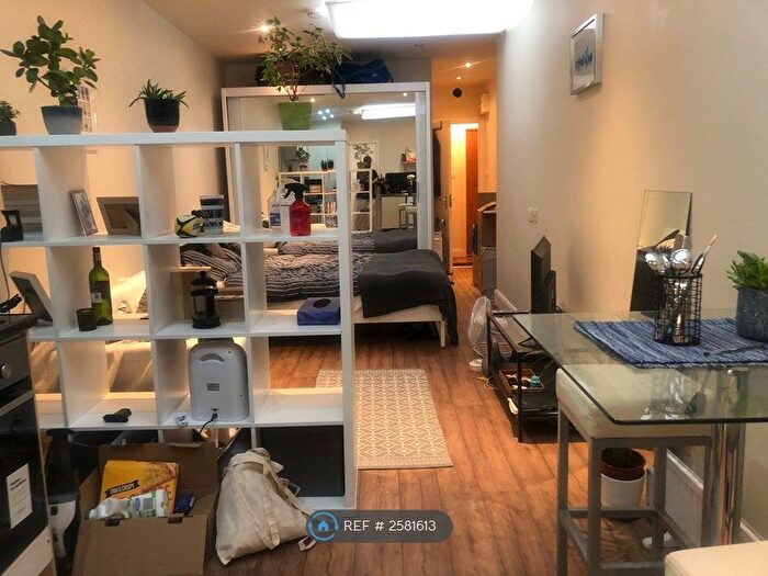Studio To Rent In Harrow Road, London, W9