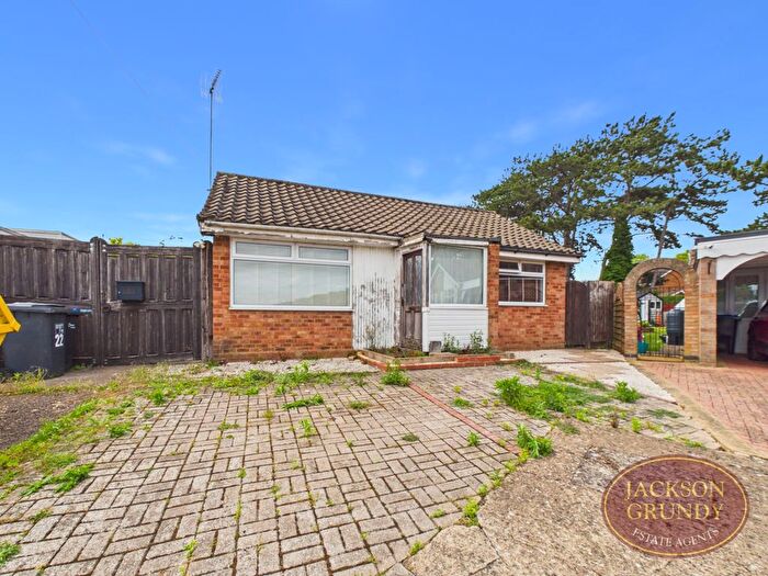 2 Bedroom Detached Bungalow For Sale In Lindale Close, Spinney Hill, NN3