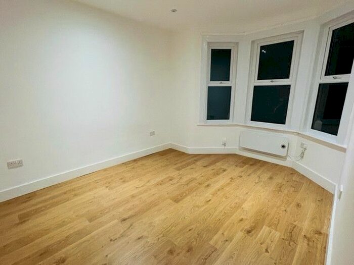 2 Bedroom Maisonette To Rent In Lance Road, Harrow, Greater London, HA1