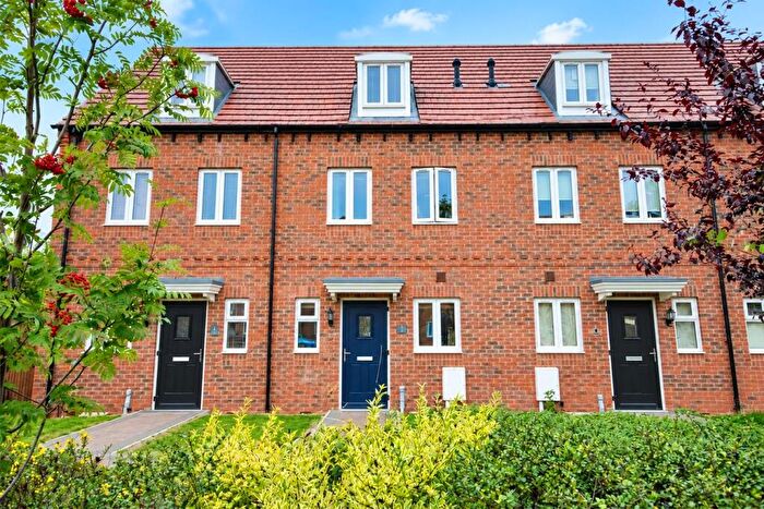 3 Bedroom Terraced House For Sale In Ivy Close, Bilton, Rugby, CV22