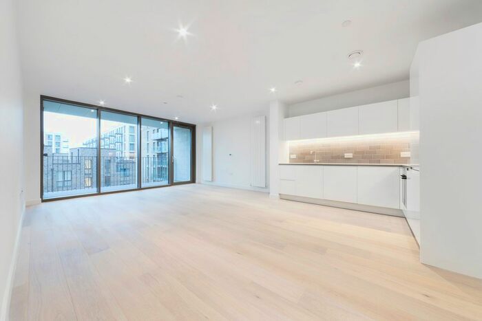 2 Bedroom Flat To Rent In Commodore House, Admiralty Avenue, Royal Wharf, London, E16