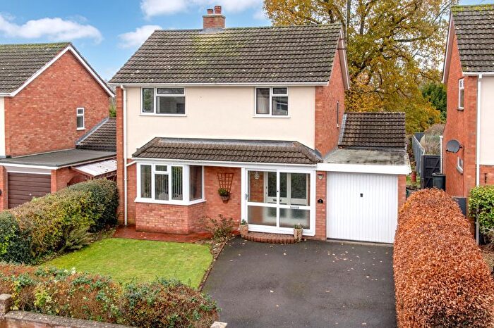3 Bedroom Detached House For Sale In Cresswell Avenue, Taunton, TA2
