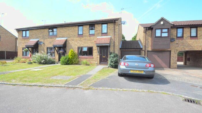 3 Bedroom Semi-Detached House To Rent In Slaidburn Green, Bracknell, RG12
