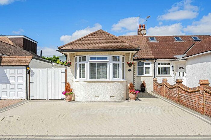 3 Bedroom Bungalow For Sale In Villiers Avenue, Whitton, TW2