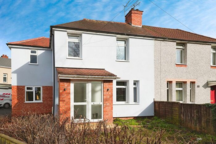 4 Bedroom Semi Detached House For Sale In Lime Avenue, Worcester, Worcestershire, WR4