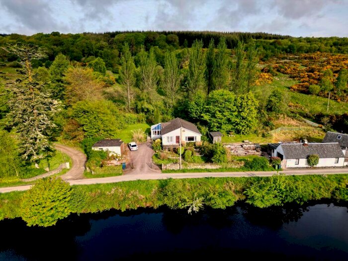 3 Bedroom Detached Bungalow For Sale In Whinmoore, West Bank Road, Ardrishaig, Argyll, PA30