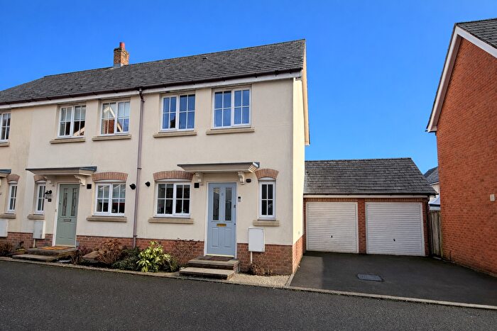 2 Bedroom Property For Sale In Ridgeway Road, Gillingham, SP8