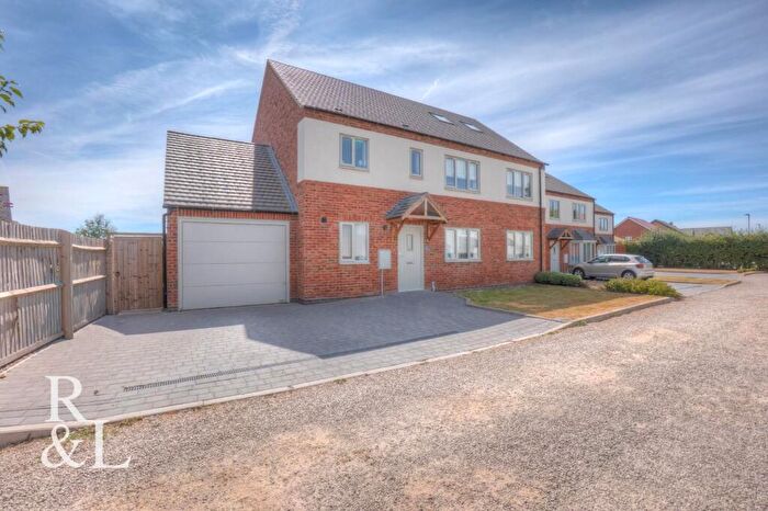 4 Bedroom Detached House For Sale In Hollybush Close, Oakthorpe, Swadlincote, DE12