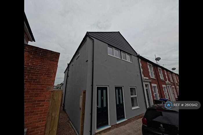 2 Bedroom Flat To Rent In Meadow Road, Salisbury, SP2