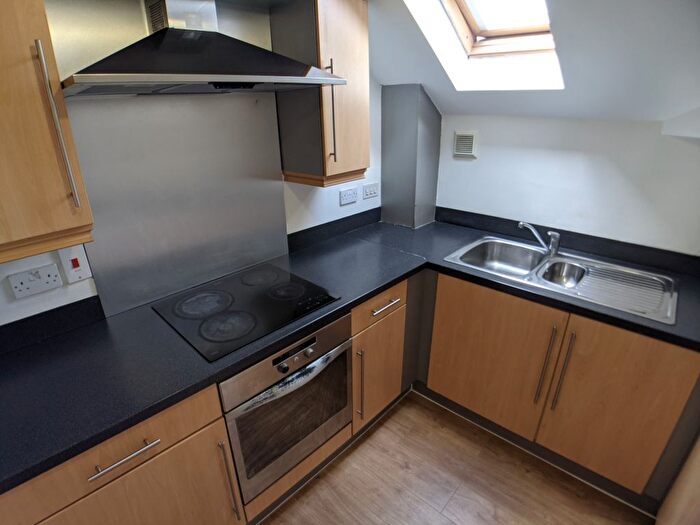 2 Bedroom Flat To Rent In Bed – Mitford Road, Withington, M14