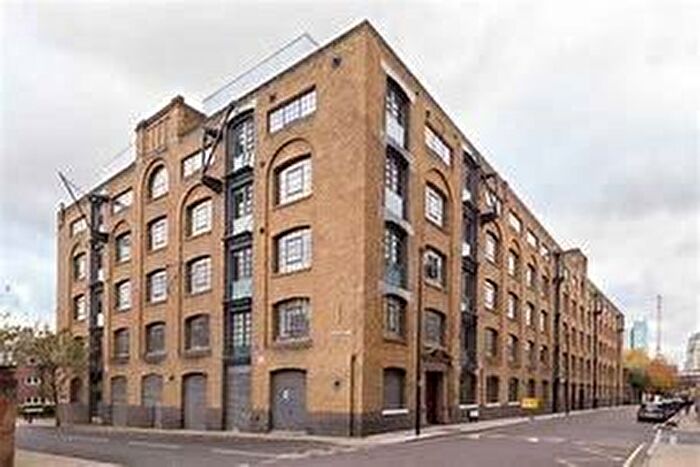 3 Bedroom Flat To Rent In Back Church Lane, London, E1