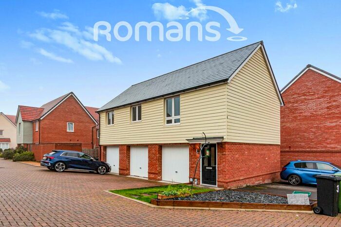2 Bedroom Maisonette To Rent In Coltsfoot Way, RG23