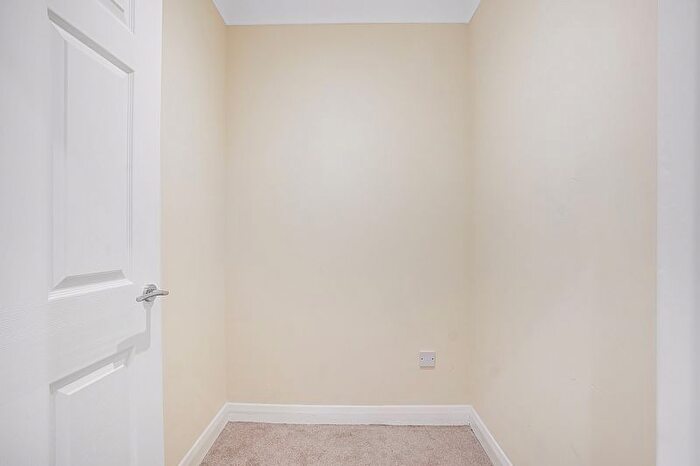 1 Bedroom Bungalow For Sale In Gorringe Avenue, South Darenth, Dartford, DA4