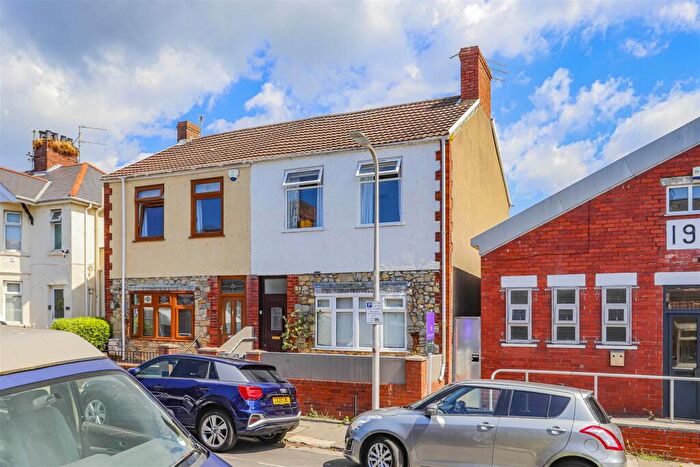 4 Bedroom Semi-Detached House For Sale In Beryl Road, Barry, CF62