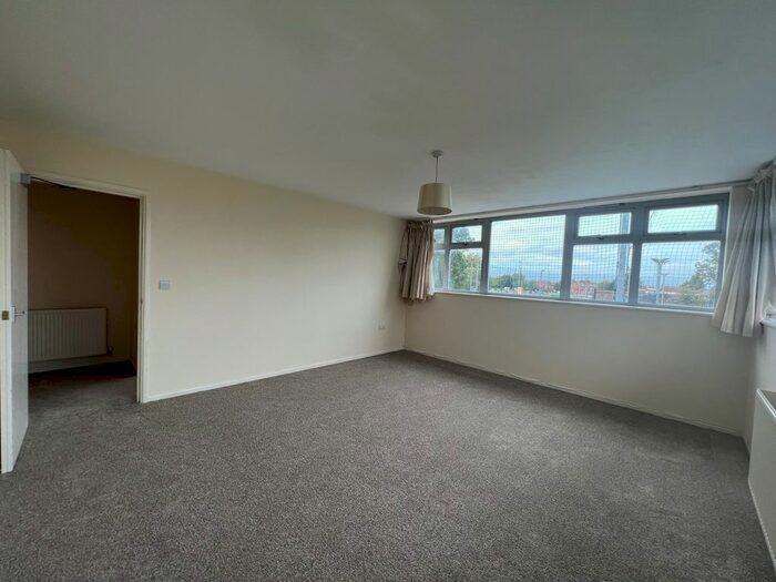 2 Bedroom Flat To Rent In Austin Drive, Coventry, CV6