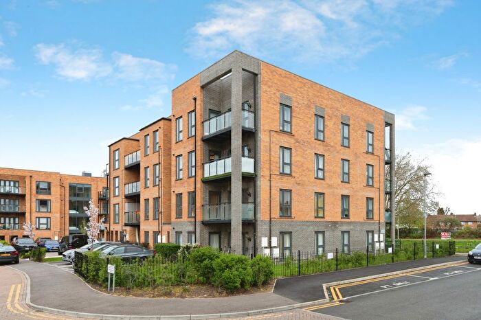 2 Bedroom Flat For Sale In Lance Street, Rainham, RM13