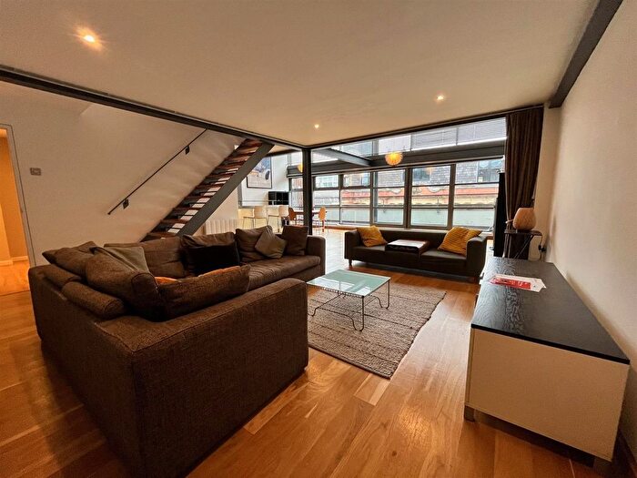 2 Bedroom Flat To Rent In Smithfield Buildings, Tib Street, Manchester, M4