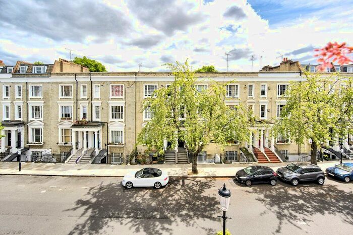2 Bedroom Flat To Rent In Eardley Crescent, Earls Court, London, SW5