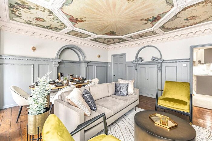 4 Bedroom Terraced House To Rent In St. Martin's Lane, London, WC2N