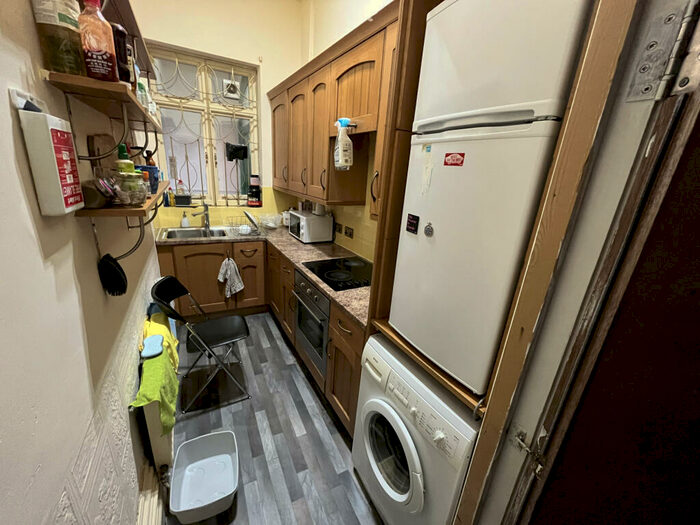 11 Bedroom Terraced House To Rent In St. Johns Terrace, Leeds, West Yorkshire, LS3