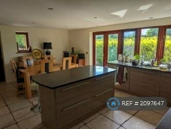 4 Bedroom Detached House To Rent In Stanbridge Lane, Haywards Heath, RH17