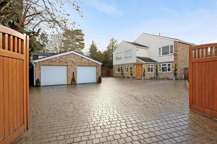 6 Bedroom Detached House To Rent In Islet Park Drive, Maidenhead, SL6