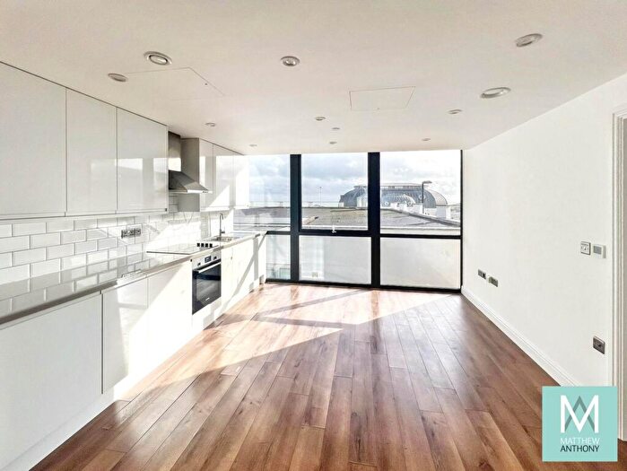 2 Bedroom Flat To Rent In Worthing House, - South Street, BN11