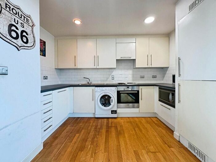 1 Bedroom Flat To Rent In Akerman Road, SW9