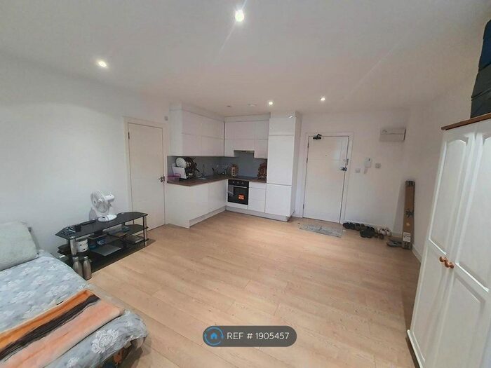 Studio To Rent In Buckingham Street, Aylesbury, HP20