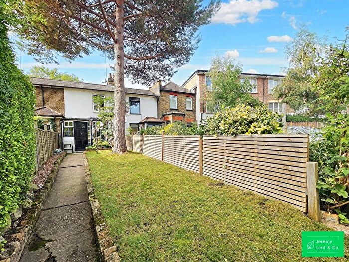 2 Bedroom Cottage For Sale In Red Lion Hill, London, N2