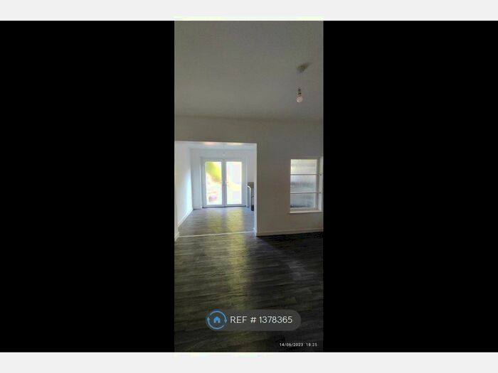 1 Bedroom Flat To Rent In Chequer Street, Wolverhampton, WV3