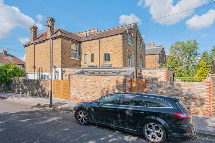 2 Bedroom Flat To Rent In Tankerville Road, Streatham, London, SW16
