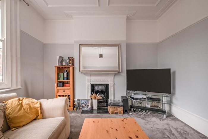 3 Bedroom Flat To Rent In Church Road London, SW13