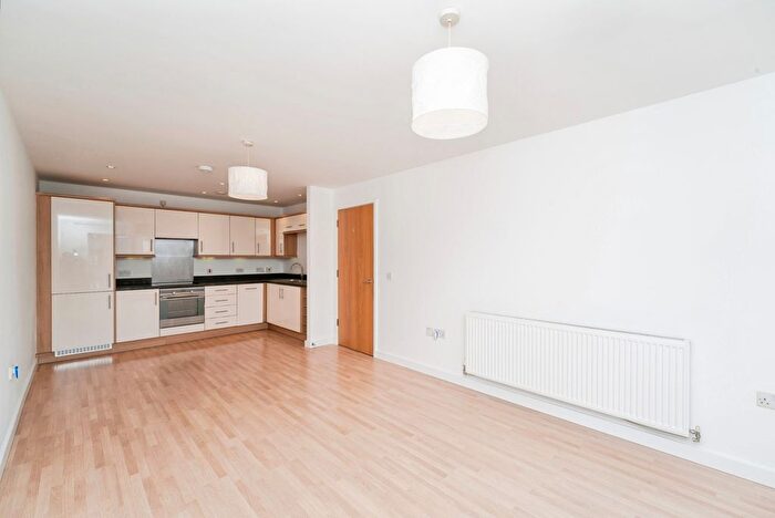 2 Bedroom Flat To Rent In Trout Road, Yiewsley, West Drayton, UB7