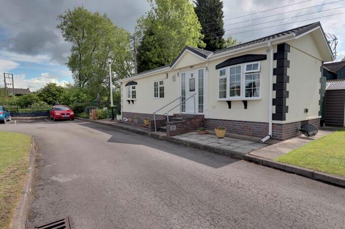 1 Bedroom Mobile/park Home For Sale In School Lane, Coven, Wolverhampton, WV9
