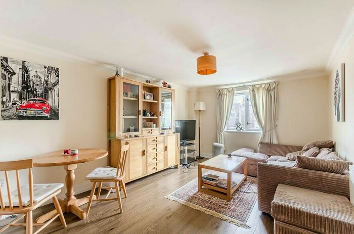 1 Bedroom Flat To Rent In Gunter Grove, Chelsea, London, SW10