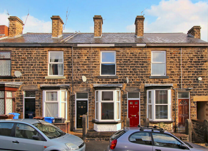 3 Bedroom Terraced House To Rent In Minto Road, Sheffield, S6