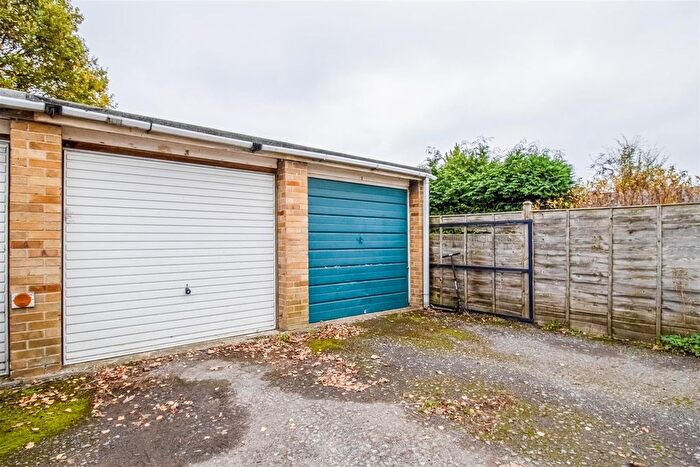 3 Bedroom Terraced House For Sale In Netherfield Avenue, Netherton, Wakefield, WF4