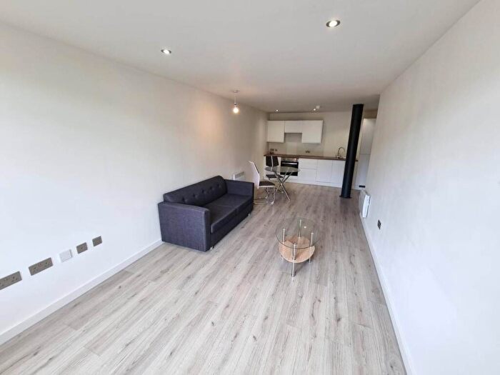 1 Bedroom Flat To Rent In Conditioning House, Bradford, BD1