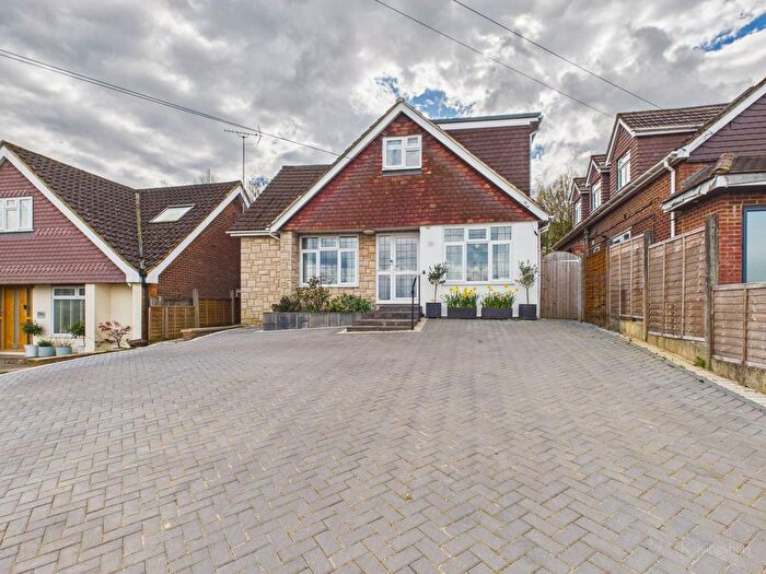 4 Bedroom Chalet For Sale In Deeds Grove, High Wycombe, HP12