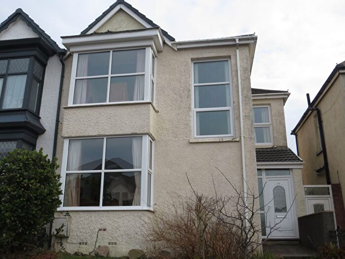 3 Bedroom Semi-Detached House For Sale In New Road, Llanelli, SA15