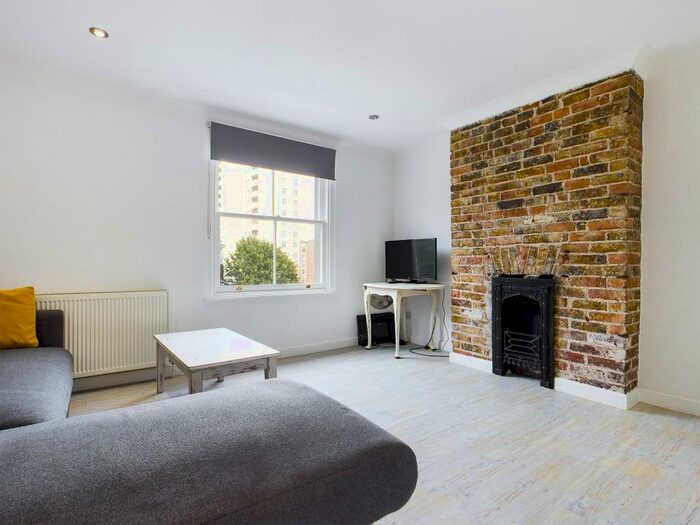 2 Bedroom Flat To Rent In St. James's Street, BN2
