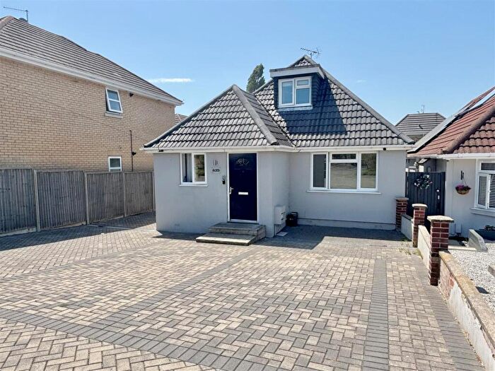 3 Bedroom Chalet For Sale In Blandford Road, Upton, Poole, BH16
