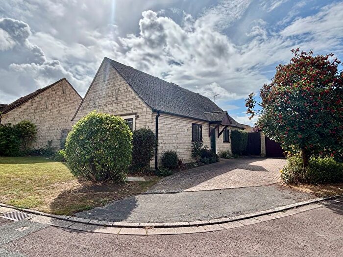 3 Bedroom Bungalow To Rent In Jordans Close, Broadway, WR12