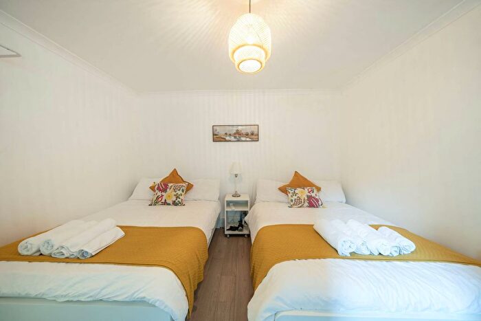 1 Bedroom Flat For Sale In Camden Street, Camden Town, London, NW1