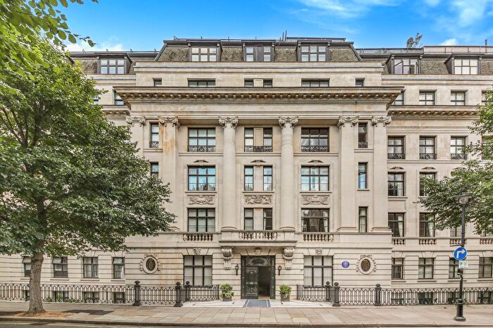 2 Bedroom Flat To Rent In Mansfield Street, Marylebone, London, W1G