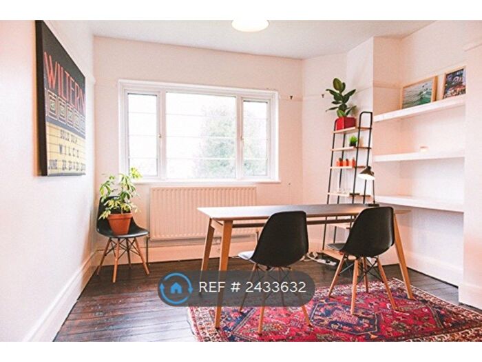 1 Bedroom Flat To Rent In Parklands, London, SE22