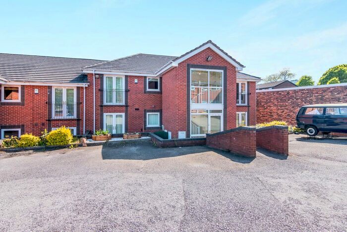 2 Bedroom Flat To Rent In Stonepillar Court, Hanley, Stoke On Trent, ST1